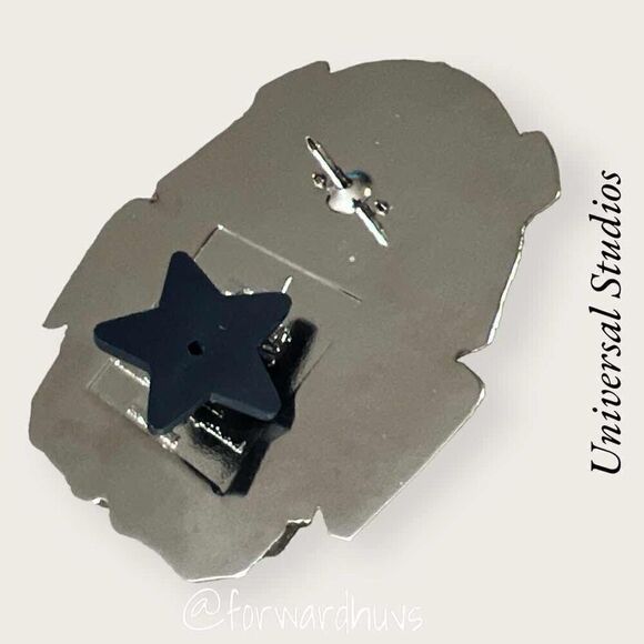Universal Studios Transformer Collectible Pin - Silver Edition - Picture 5 of 6